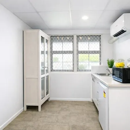 Self-contained I Near Westfield Chermside Holiday home Brisbane