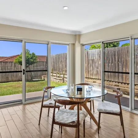 Spacious 2-storey 4br House Family Friendly *