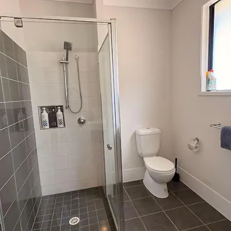 Guest house 14c Breeze Ensuite In Coopers Plains 3*