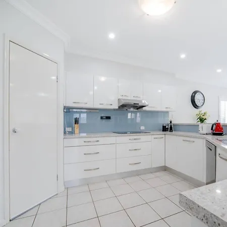 Entertainment Haven Pool Games Huge Living Space Holiday home Brisbane