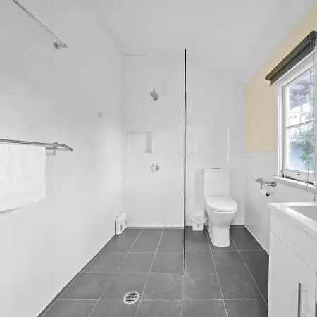 Holiday home Pet Friendly Budget Walk To Gabba Hospital Brisbane