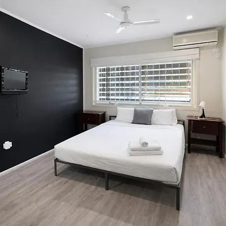 4 Bedroom With Private Cinema, Pool 2parking Brisbane
