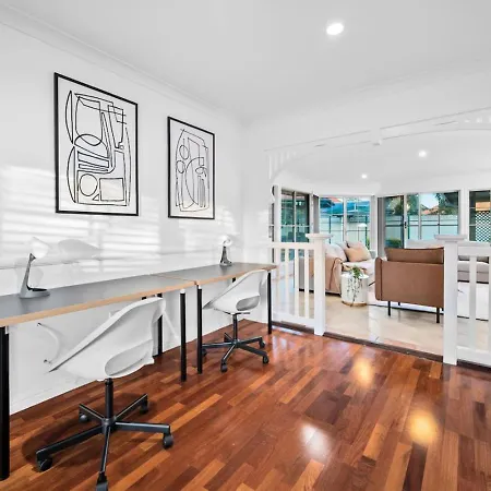 Holiday home Modern 4b Family-friendly In Robertson Qld *