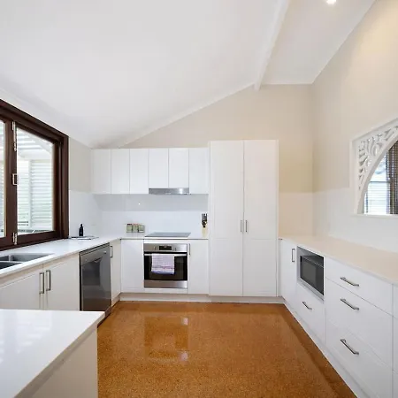 Holiday home Bayside Queenslander High Ceilings Family-friendly
