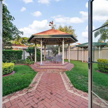 Holiday home Modern 4b Family-friendly In Robertson Qld Brisbane