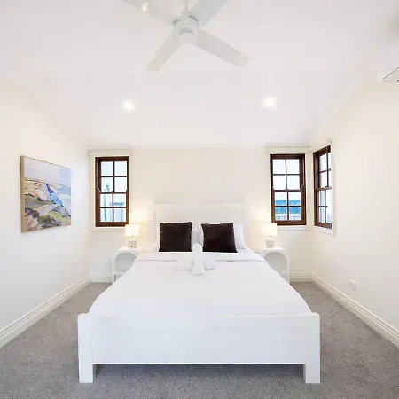 Bayside Queenslander High Ceilings Family-friendly