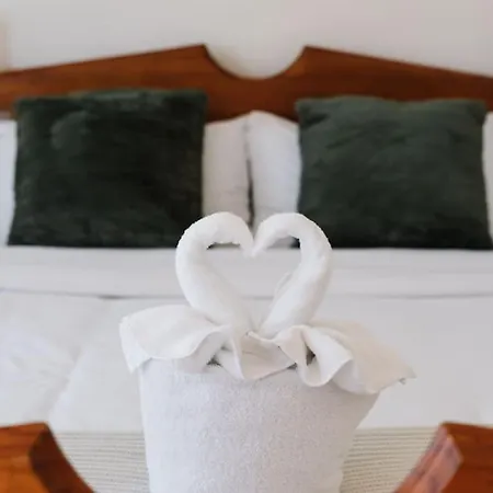Coastal Wynnum Near Plaza And Connections Holiday home