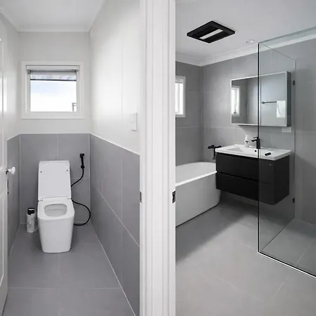 4 Bedroom With Private Cinema, Pool 2parking * Brisbane