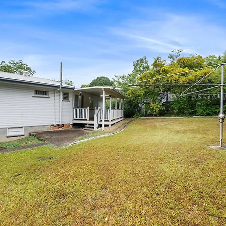 Stylish Mid Century Close To Cbd Holiday home Brisbane
