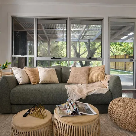 2br Chic Urban Escape In Norman Park Near Bne With Parking Holiday home *