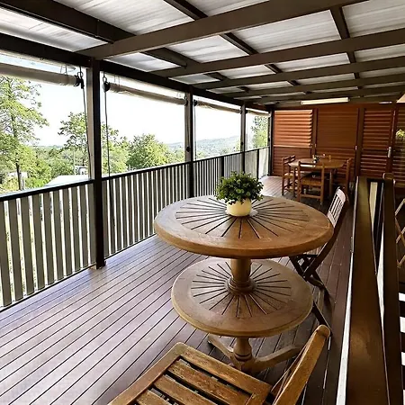4 Bedroom With Private Cinema, Pool 2parking Brisbane