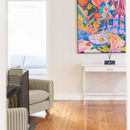 Holiday home Bayside Queenslander High Ceilings Family-friendly *