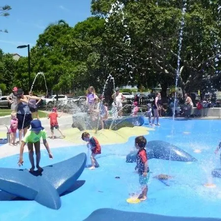 3br Family Walk To Waterfront & Wading Pool *