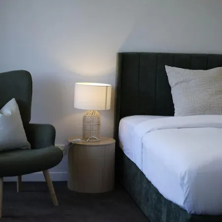 Holiday home Scenic Views With Pool And Elegant 5br Brisbane