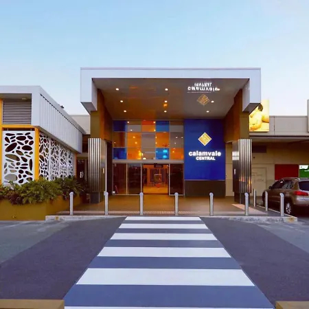 Modern 4b Family-friendly In Robertson Qld Holiday home *