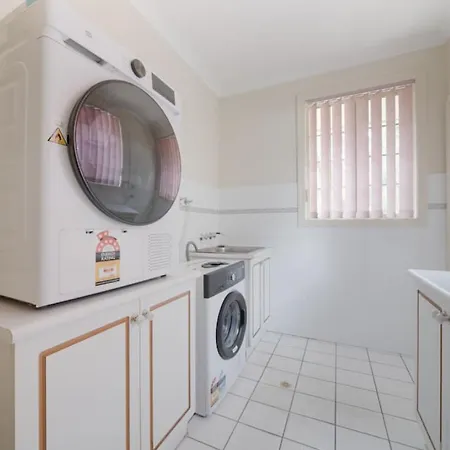 Holiday home Spacious 5br Family With Pool In Robertson