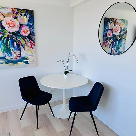 Apartment Quay To The City! Spacious, Stylish, *
