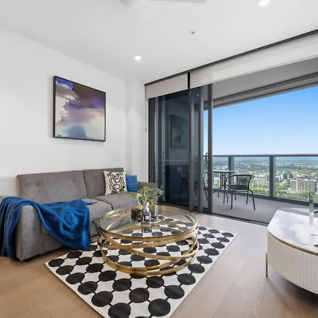 Level 43 Sweeping Skyline Luxury Designer 1br Apartment Brisbane