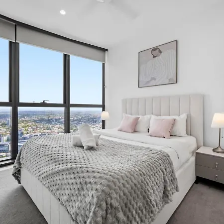 Luxury 54f Skyline Iconic Queens Wharf 1br Apartment