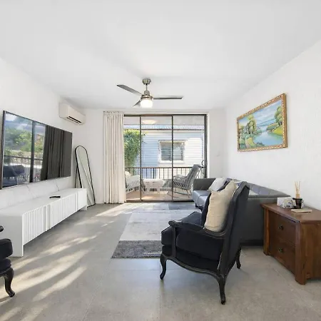Apartment Budget-friendly Tandem Parking Near Everything Brisbane