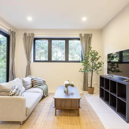 Apartment Modern 2br Ducted Ac Parking And Great Location