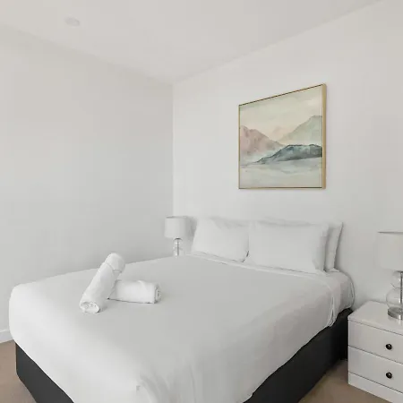 Apartment Lights Retreat - Fortitude Valley