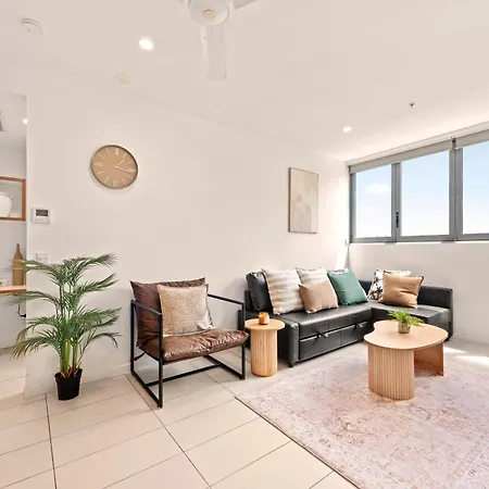 Apartment The Plaza |2 Bed • Bright & Comfy • Pool • Parking Brisbane