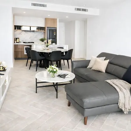 Crown's Jewel - Lv 53 Riverview Luxe On Qwr Apartment