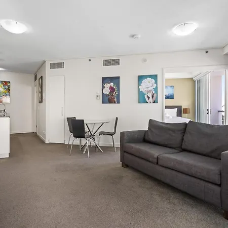 Retreat With Private Balcony Apartment *