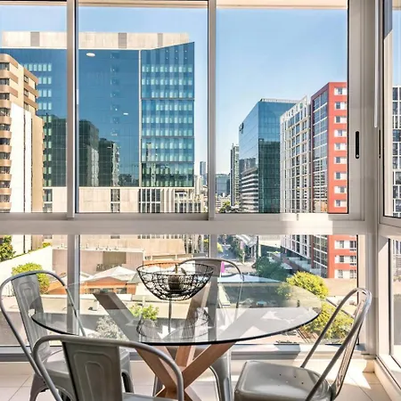 Alex Perry | 2br Escape + Pool, Gym & Free Parking * Brisbane