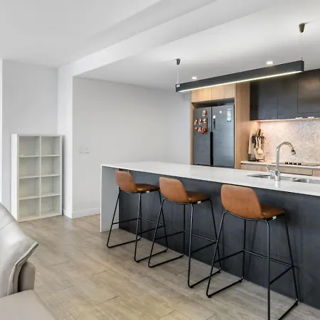 Modern 3br Near Uq, St Lucia Apartment