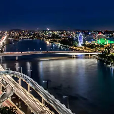 River & Fireworks Visible From The Balcony! * Brisbane