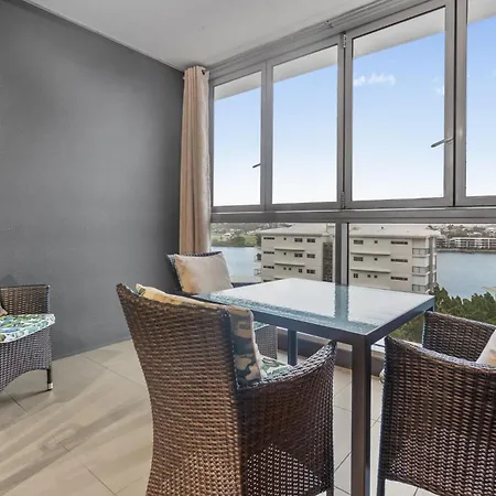 Hamilton Riverview With Balcony & Pool *