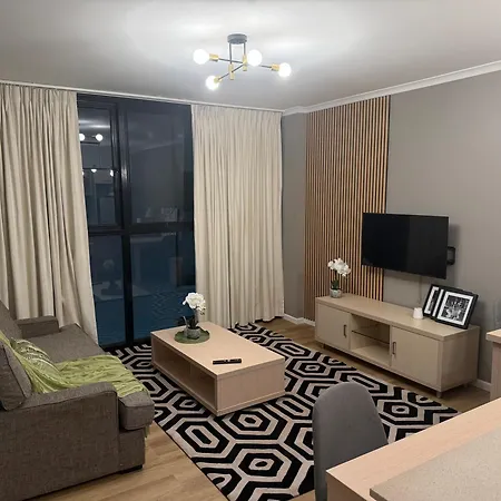 Cbd River With Free Carpark Apartment