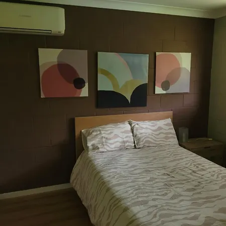 Apartment Breezy Entire 2 Bedroom Unit Floor Next To Uq *