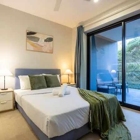 Modern 2br Ducted Ac Parking And Great Location Apartment