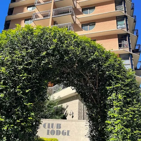 Large 2 Bed 2 Bath 1 Park Inner Location *