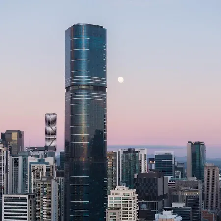 Stylish Skytower Cbd Getaway - Skyline Pool, Gym, Fast Wi-fi, River Walk, Botanical Gardens