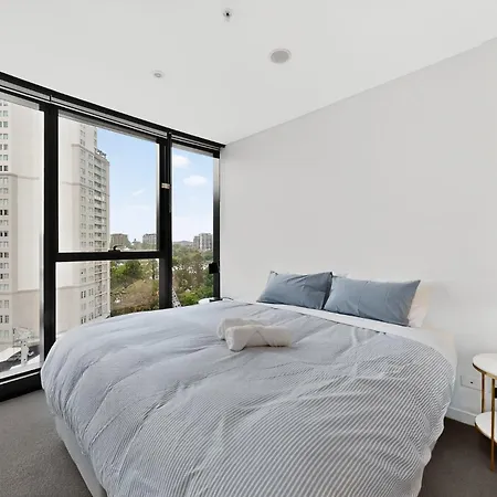 Level 15 Skytower 2br Cbd Retreat