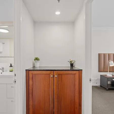 Story Bridge River Views, Pool, Sauna And Parking *