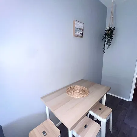 U3-funky Unit With Privateentry Quietcentre Newac New Smart Tv Apartment