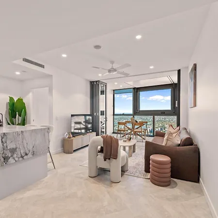 Apartment Queen's Wharf | Skyline Getaway | Pool + Views