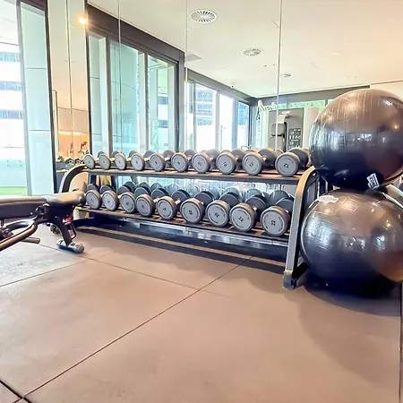 One Sky - Sleep 6 - Pools Cinema Sauna Gym Free Parking