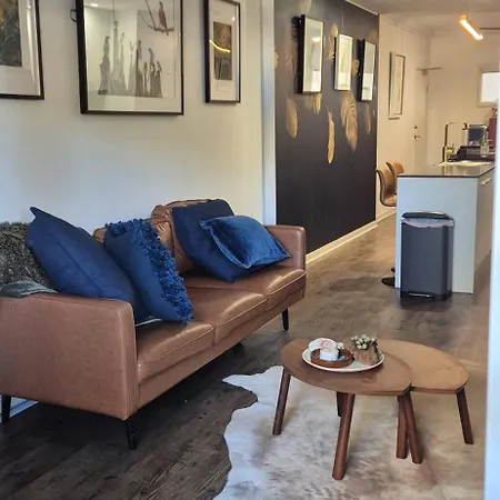 A Perfect Place To Hide Away With River Side Charm Apartment *