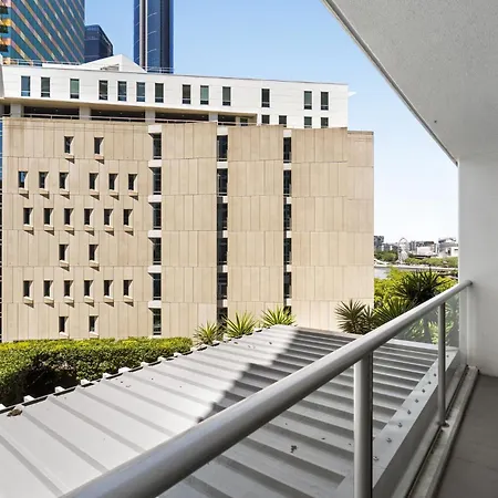 Retreat With Private Balcony Apartment *