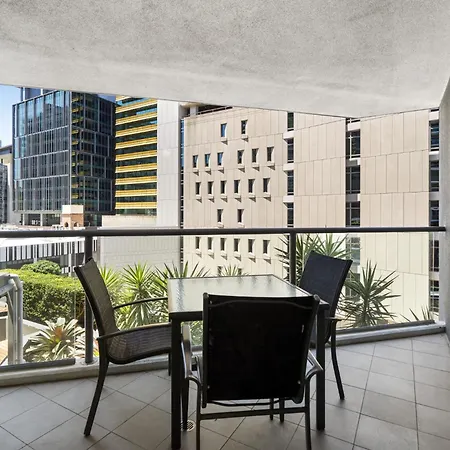 Retreat With Private Balcony Brisbane