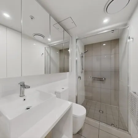 Hamilton Portside Luxe Level 5 *