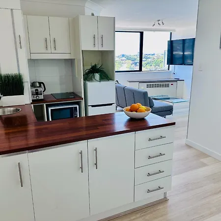 Apartment Quay To The City! Spacious, Stylish, *