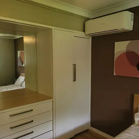 Apartment Breezy Entire 2 Bedroom Unit Floor Next To Uq *