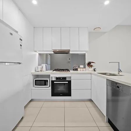 2br Near Sunnybank Plaza And Market Square Apartment
